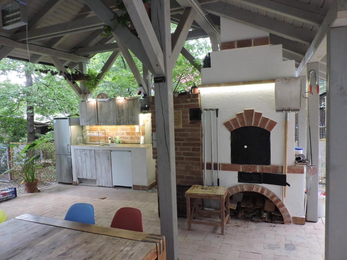 Szepezd Oak Villa *